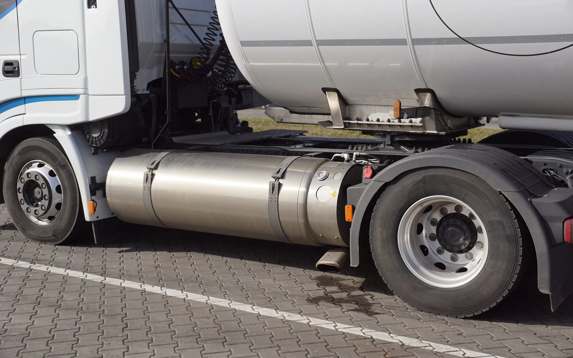 LNG – Nowoczesne paliwo dla transportu dalekobieżnego